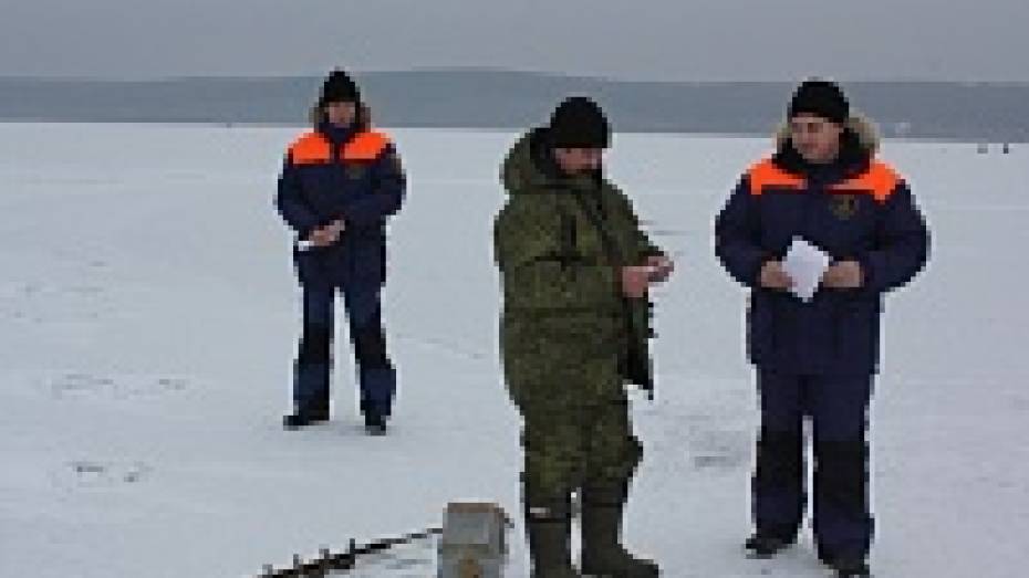 Спасатели провели рейд по Воронежскому водохранилищу