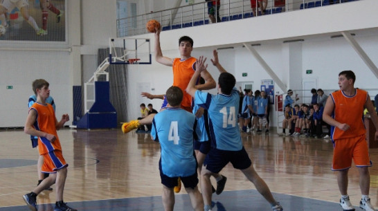 В Верхнехавском районе завершились соревнования по гандболу 