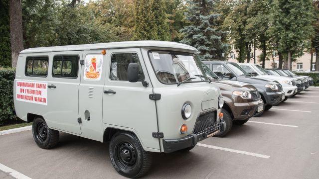 Воронежские власти передали в зону СВО очередную партию квадрокоптеров и автотехнику