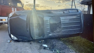 В воронежском селе Олень-Колодезь опрокинулась легковушка: пострадал 39-летний мужчина