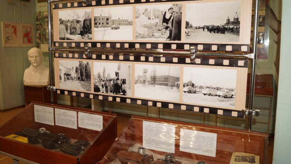 В Грибановском краеведческом музее представили выставку советских фотографий