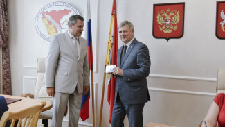 Александр Гусев получил удостоверение кандидата в губернаторы Воронежской области