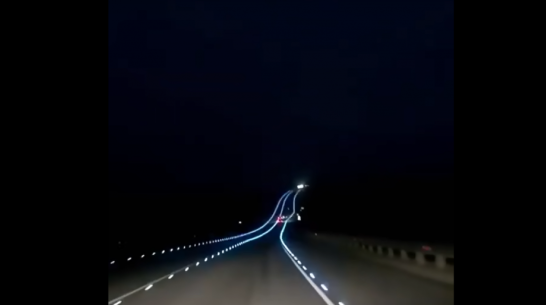 Светящаяся разметка превратила участок автодороги в Воронежской области во взлетную полосу