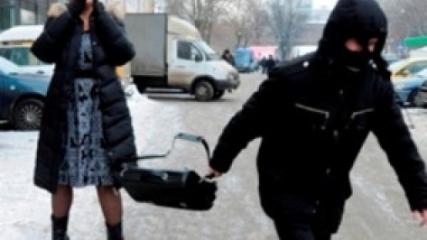 Дело о грабеже на улице 9 Января в Воронеже передано в суд