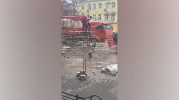 В центре Воронежа повредили водопровод: видео