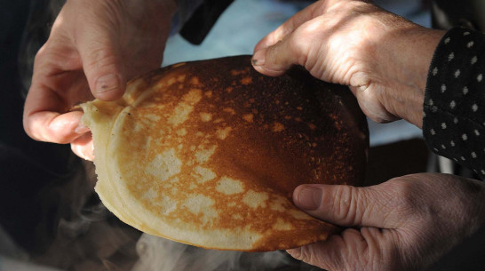 Стоимость порции блинов на Масленицу в Воронеже оценили в 148 рублей