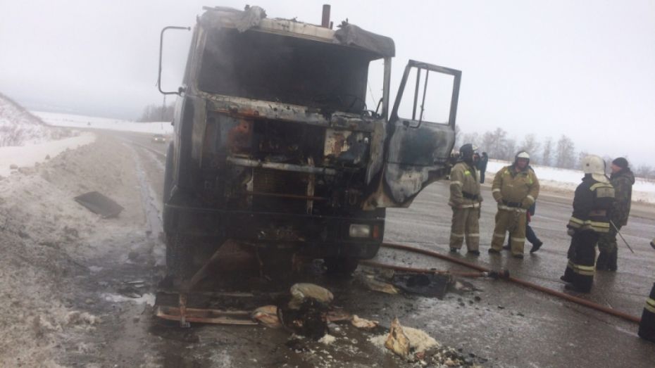 Воронежские спасатели предотвратили взрыв газовой автоцистерны