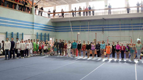 В Воронеже спортсмены с синдромом Дауна посоревновались в гимнастике