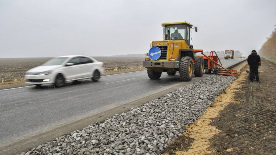 В Лисках реконструируют около 6 км автодороги