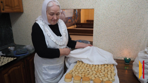Хлеб, который становится Телом Христовым: как прихожанки воронежского храма пекут просфоры