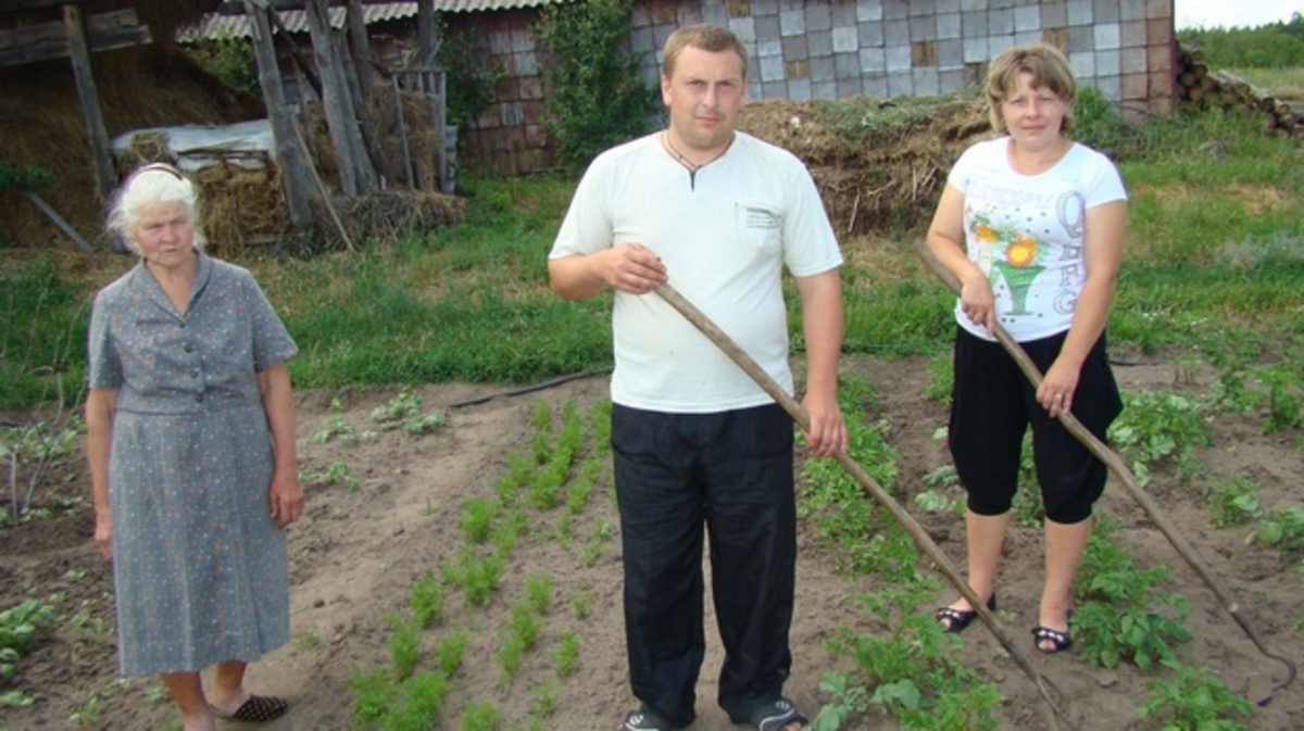 Село ярки. Ольга Петровна Смирнова ярки Новохоперский район. Воронежская область Новохоперский район Вера праздник соц работника. День пожилых людей в городе Новохоперске фото. Новохоперск Воронежская область сиделка для женщины.