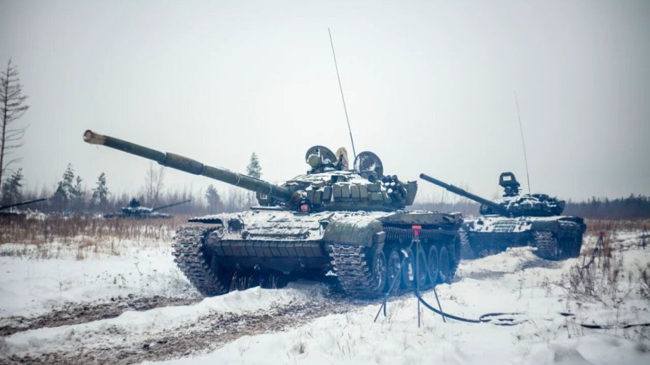 Воронежские солдаты отработали массовую заправку танков