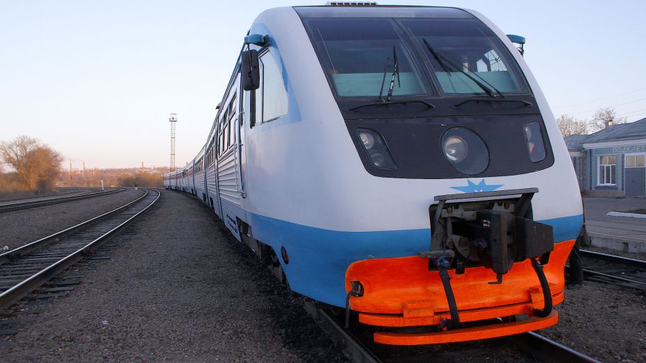 Пригородные поезда Воронежской области подключили к системе безналичной оплаты проезда