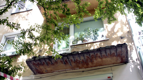 В Воронеже отремонтируют 255 аварийных балконов, угрожающих безопасности горожан