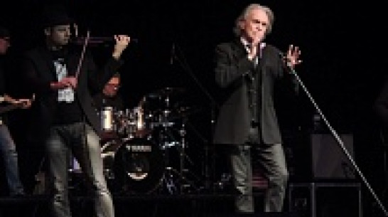 Риккардо Фольи на концерте в Воронеже чуть не потерял штаны 