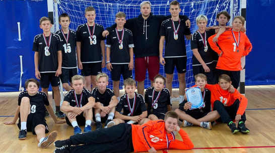 Бобровские гандболисты взяли «серебро» межрегионального турнира