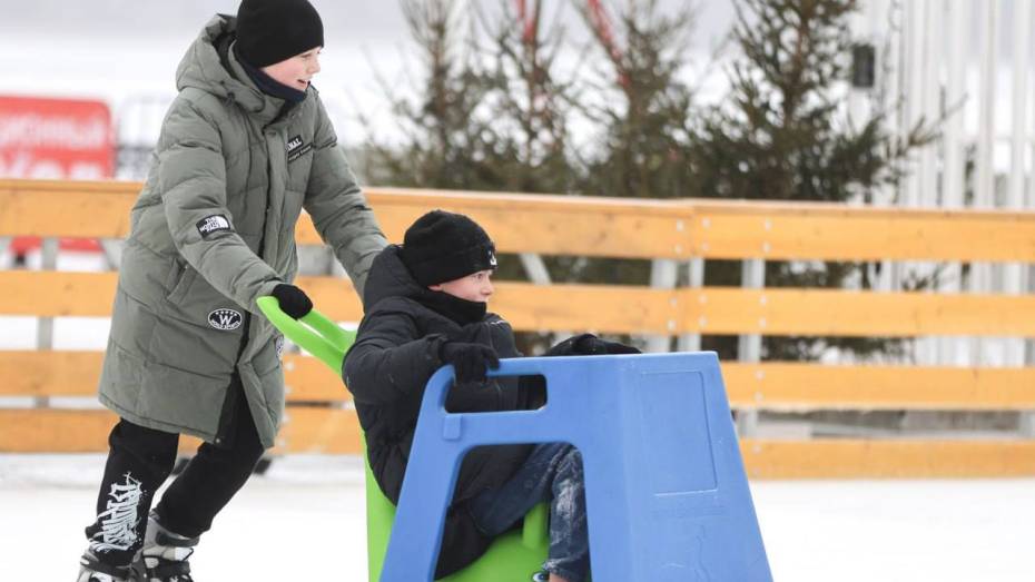 В Воронеже каток на Адмиралтейской площади вернулся к полноценной работе