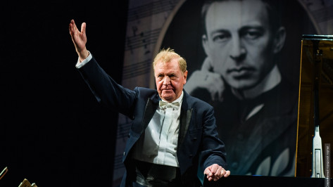 Главный дирижер Воронежской филармонии награжден почетным знаком «За добросовестный труд и профессионализм»