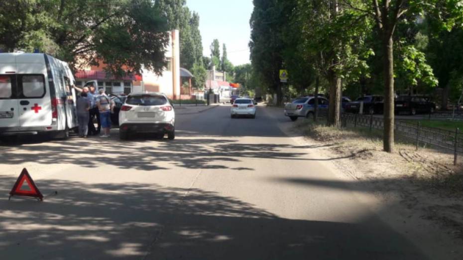 В Воронеже автоледи на иномарке сбила 13-летнего мальчика