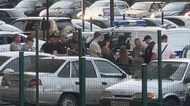 В воронежском ЖК на детской площадке задержали мужчину, который приставал к детям