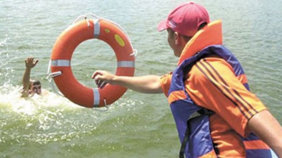 На муниципальных пляжах Верхнего Мамона появятся штатные спасатели