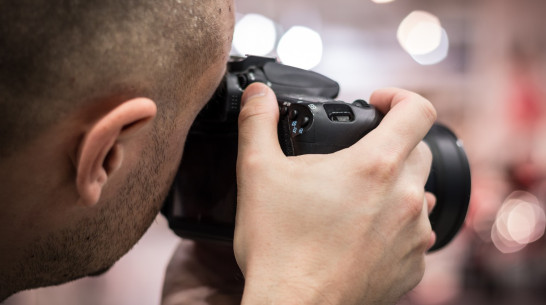 Фотограф-мошенник пошел под суд в Воронеже за хищение 380 тыс рублей