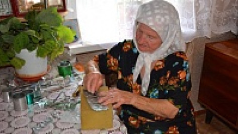 Жительница Каширского района сделала оклады для тысячи икон