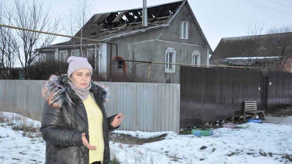 У многодетной репьевской семьи сгорел купленный благотворительным фондом дом