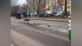 В Воронеже Audi врезалась в автобус ЛиАЗ: погиб пассажир иномарки