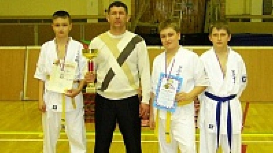 Кантемировские спортсмены завоевали первое общекомандное место на областных соревнованиях по стилевому каратэ