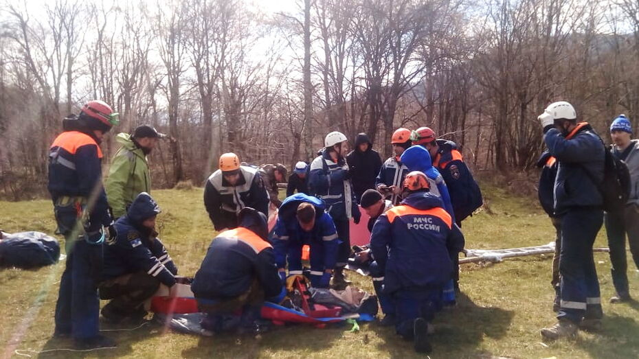 Вертолетная эвакуация пострадавшего в турпоходе воронежского школьника попала на видео
