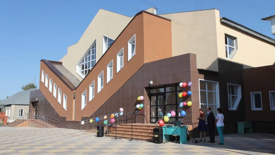 В бобровском селе Семено-Александровка открыли спорткомплекс за 56 млн рублей