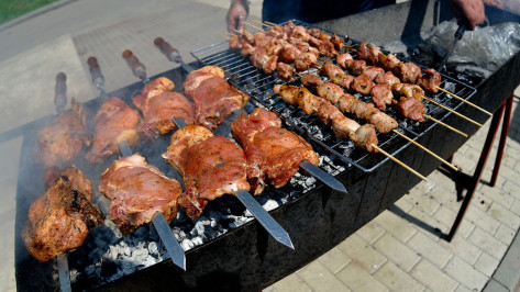 В Воронежской области приостановили работу шашлычной из-за нарушений санитарных норм