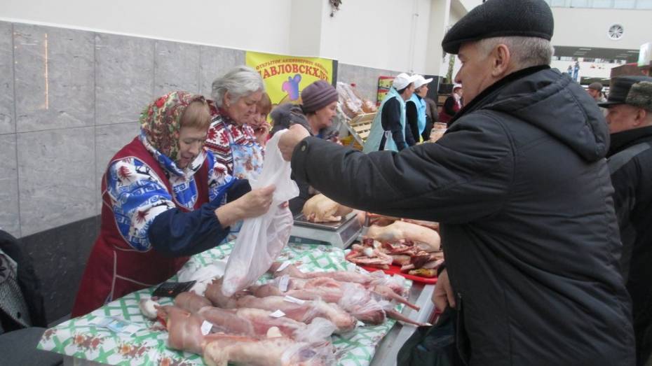 Павловские аграрии и артисты приняли участие в воронежской ярмарке