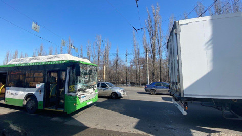 Полиция уточнила число пострадавших в ДТП с маршрутным автобусом в Воронеже