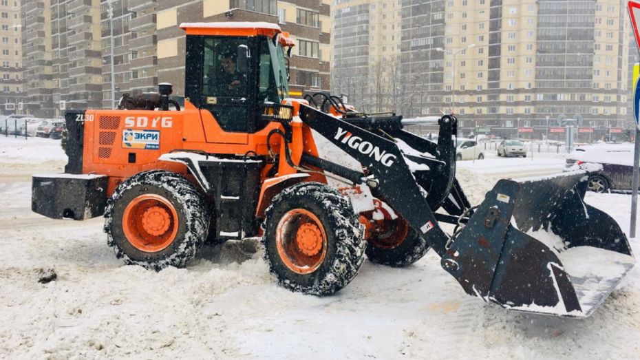 На работу – по чистому тротуару. Как в Воронеже справляются с последствиями снегопада
