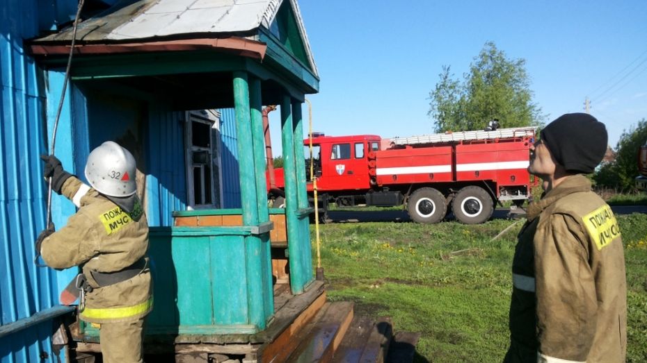 В бобровском селе на пожаре погибли 2 человека