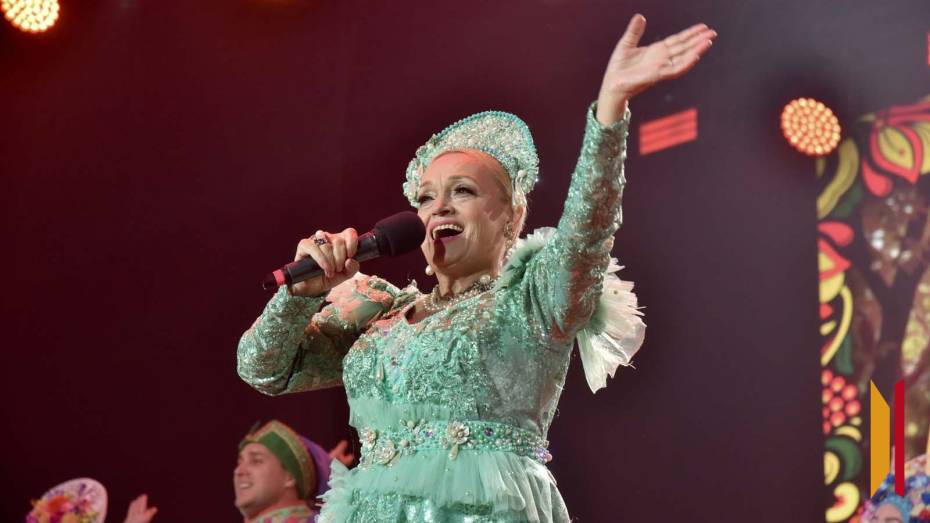 Плывет веночек. Как прошел концерт Надежды Кадышевой в Воронеже