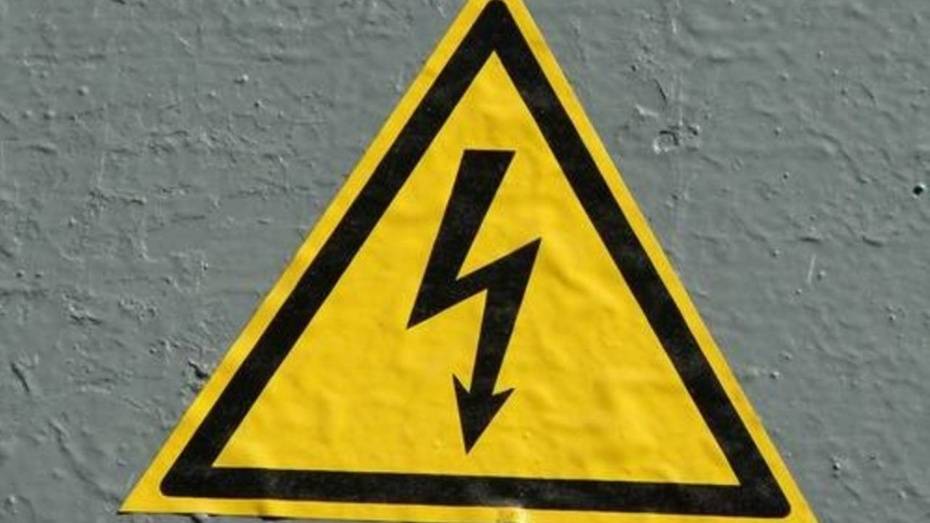 В Воронеже электрик погиб от удара током на стеклотарном заводе