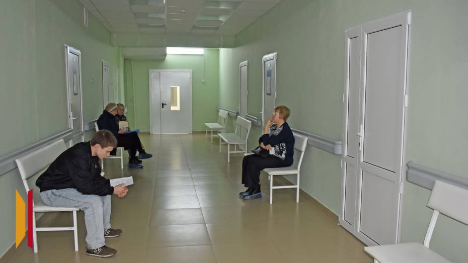 В лискинском поселке Давыдовка завершили второй этап капремонта поликлиники