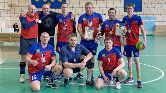 Бутурлиновские волейболисты заняли 2-е место в турнире Бобровской любительской лиги