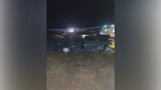 В Воронежской области 2 человека погибли в жутком лобовом столкновении «пятерки» и «Приоры»