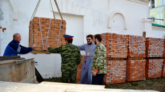 Для Петропавловского храма приобрели 10 тыс. «именных» кирпичей