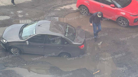 Воронежцы сообщили о ловушке для автомобилистов на Московском проспекте