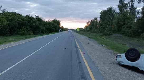 В Острогожском районе Skoda Rapid врезалась в автофургон: погиб 23-летний водитель из Воронежа
