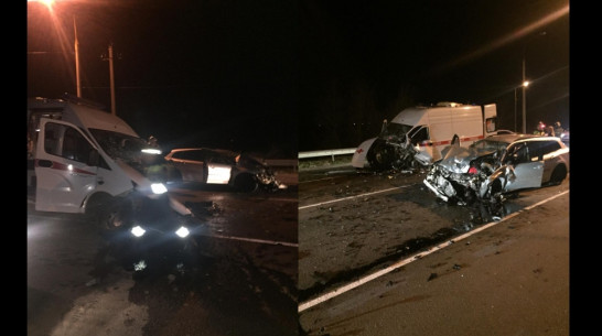 В Воронежской области 5 человек пострадали в ДТП с автомобилем скорой медицинской помощи