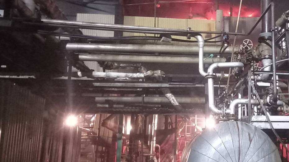 В Воронежской области загорелся завод «Акрил»