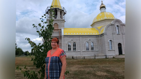 «В 91-м я тяжело заболела, врачи сказали готовиться к худшему». Как фельдшер из воронежского села начала строить храм