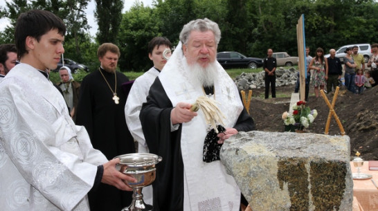 Накануне Святой Троицы митрополит Воронежский и Борисоглебский Сергий посетил Богучарский район