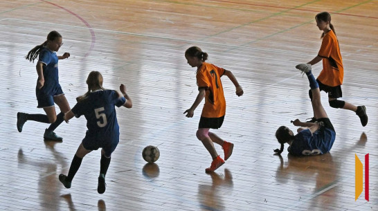 Бутурлиновские футболистки взяли «серебро» и «бронзу» на межрайонном турнире